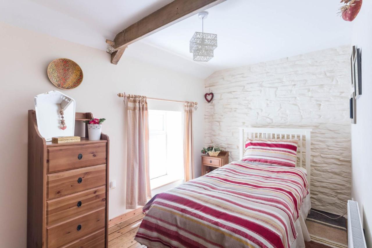 2 Tan Yr Eglwys Villa Pontardawe Eksteriør bilde