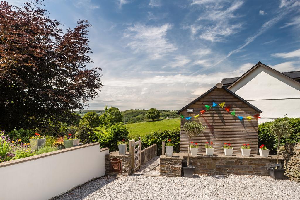 2 Tan Yr Eglwys Villa Pontardawe Eksteriør bilde