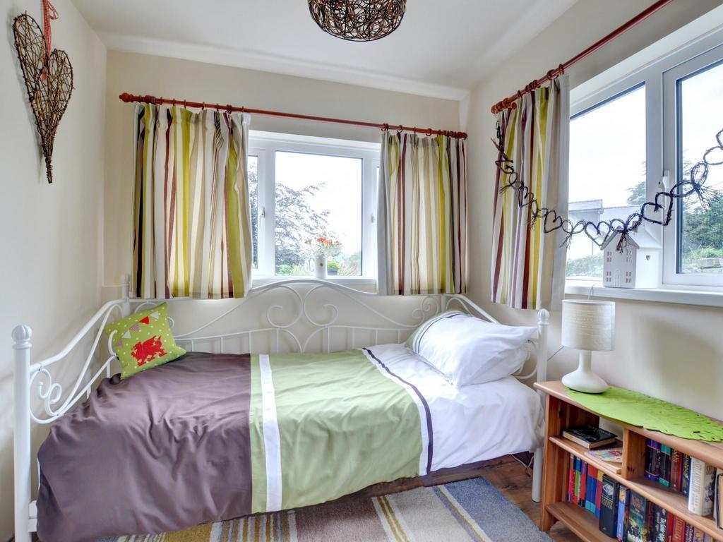 2 Tan Yr Eglwys Villa Pontardawe Eksteriør bilde