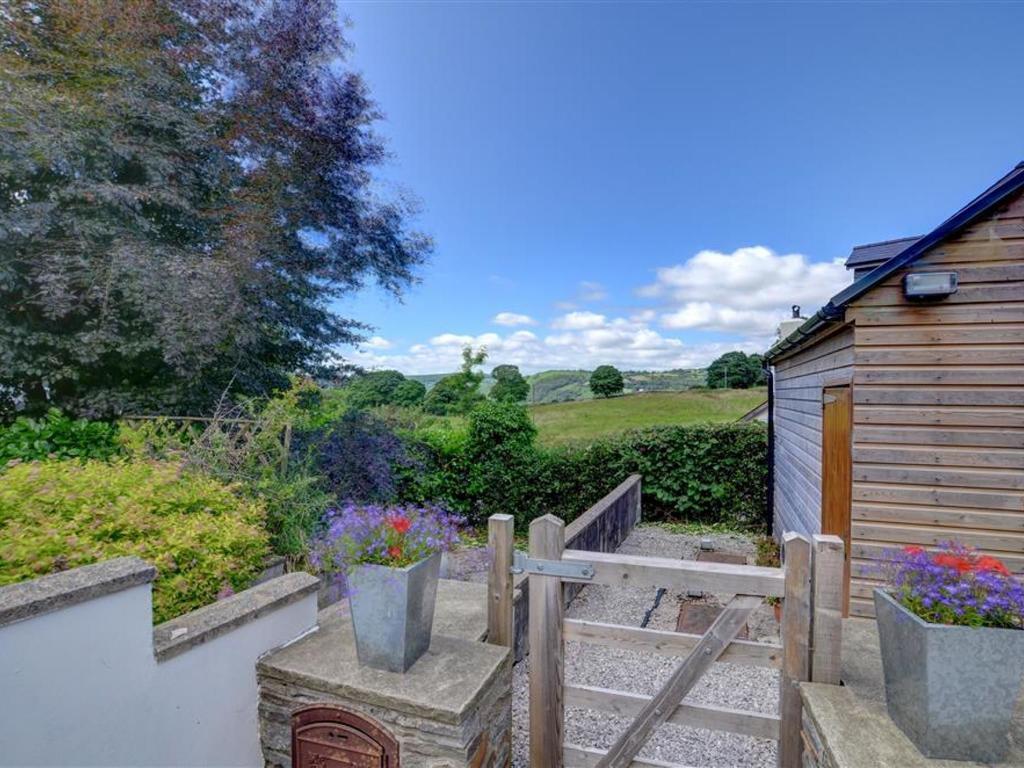 2 Tan Yr Eglwys Villa Pontardawe Eksteriør bilde